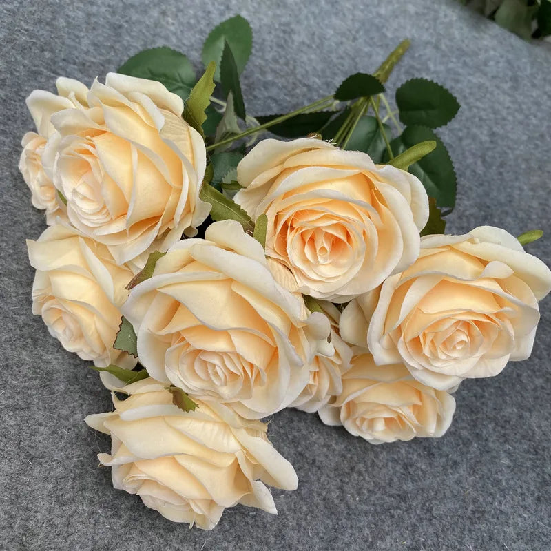 Ramo de rosas artificiales de 9 flores