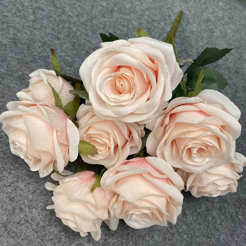 Ramo de rosas artificiales de 9 flores