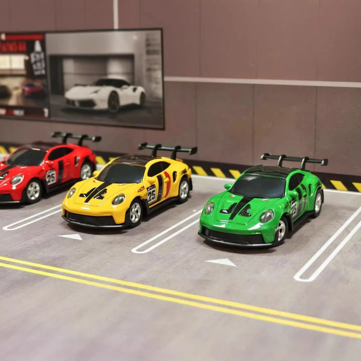 Mini auto de control remoto 1:64 con luces · vista 2